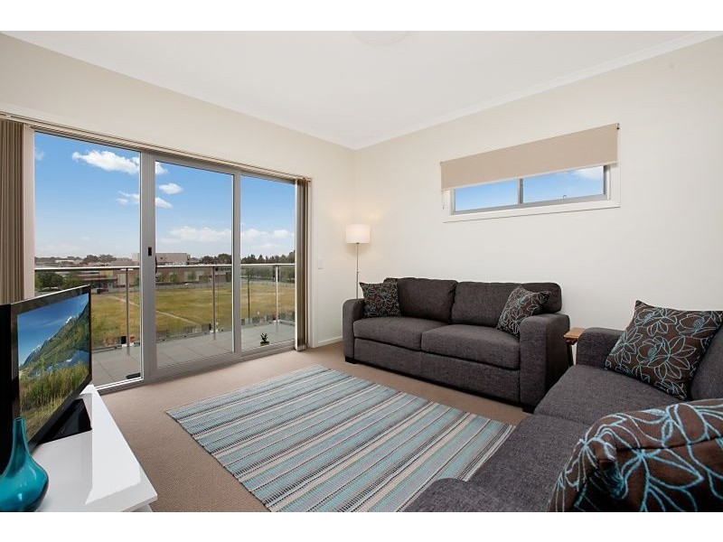 Apt 40 10-16 Light Common, Mawson Lakes SA 5095