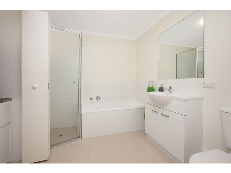 Apt 40 10-16 Light Common, Mawson Lakes SA 5095