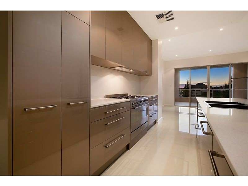 14 Marcella Lane, Mawson Lakes SA 5095