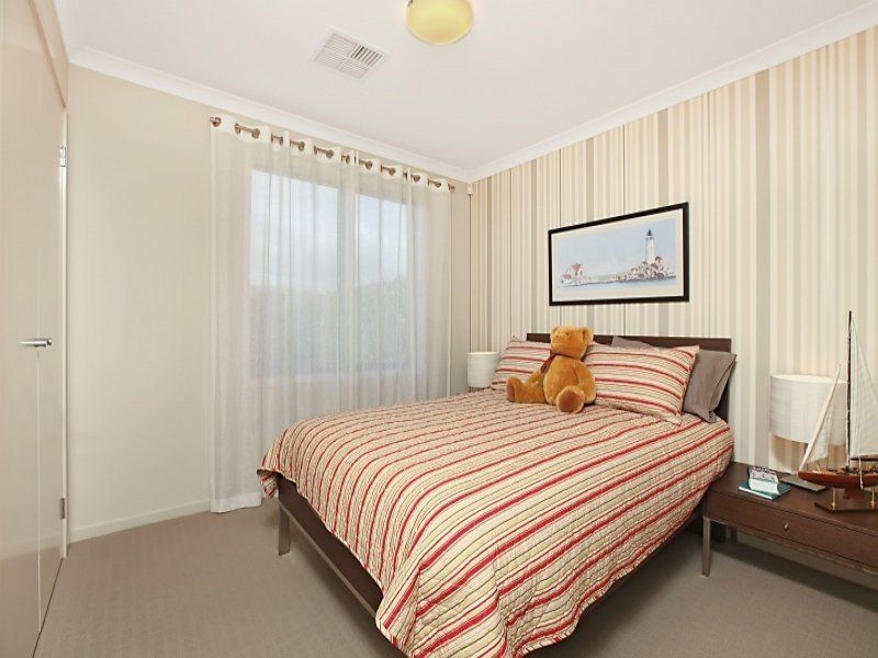 8 Bradford Avenue, Salisbury Heights SA 5109