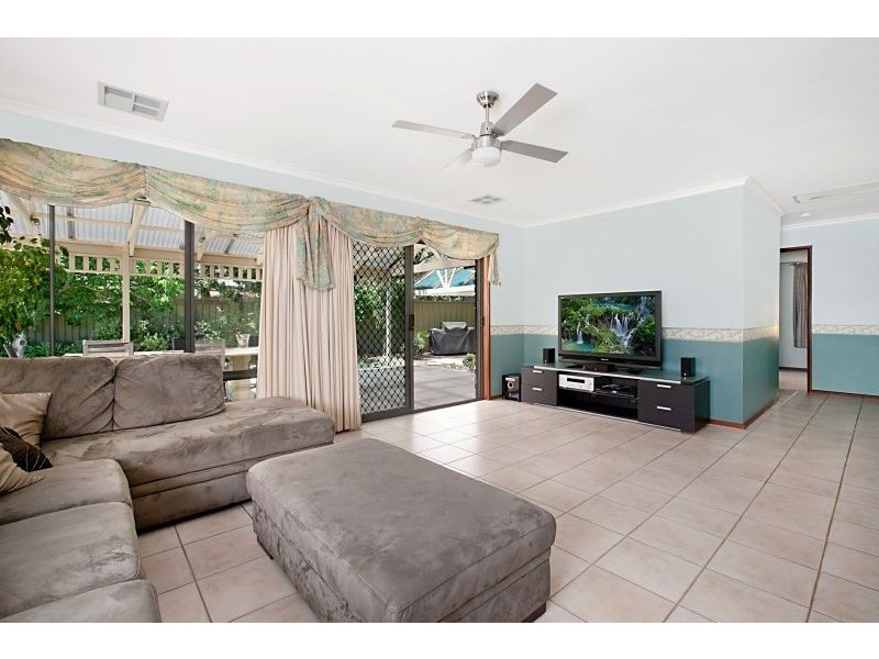 3 Hobart Court, Salisbury Heights SA 5109