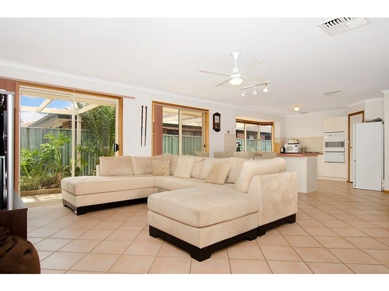 22 Holmeswood Court, Para Hills West SA 5096