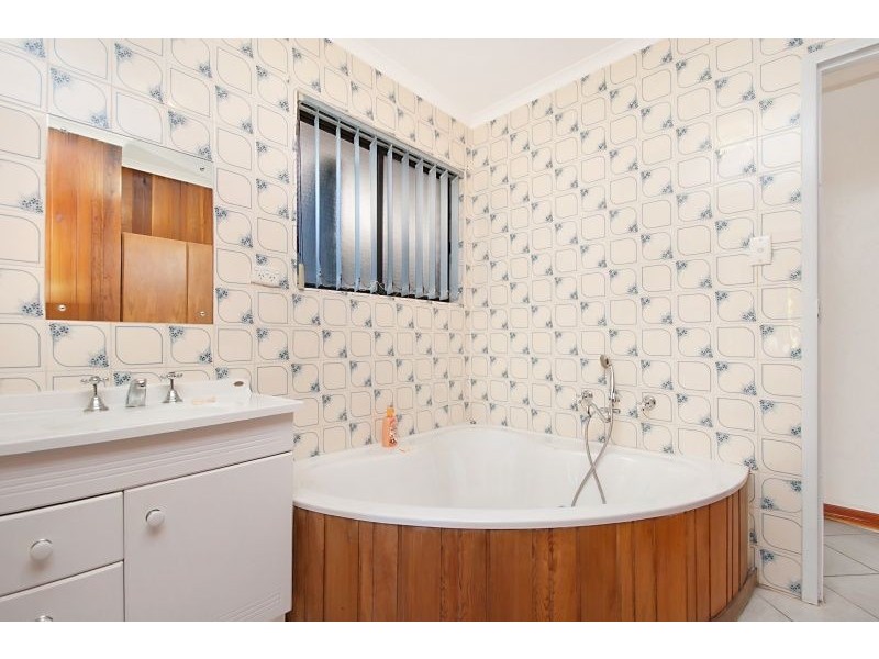 18 Sandy Crescent, Salisbury Park SA 5109