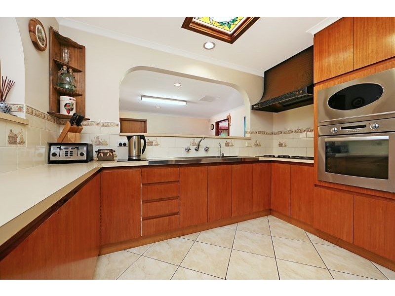 33 Cockatoo Street, Modbury Heights SA 5092