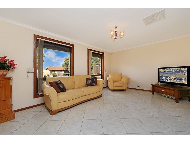 33 Cockatoo Street, Modbury Heights SA 5092