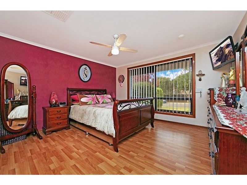 33 Cockatoo Street, Modbury Heights SA 5092