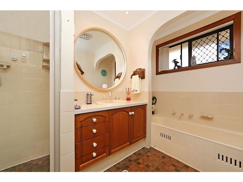 33 Cockatoo Street, Modbury Heights SA 5092