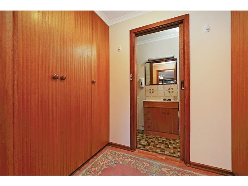 33 Cockatoo Street, Modbury Heights SA 5092