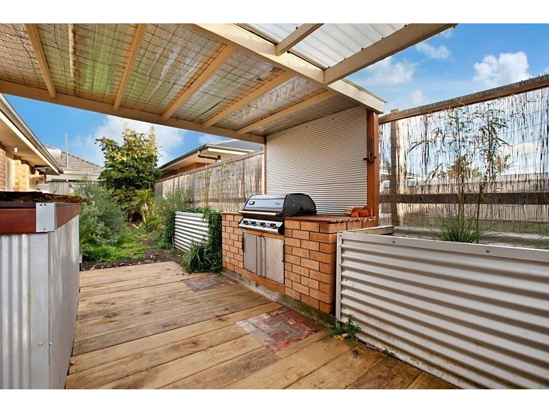 15 Blyth Street, Clearview SA 5085