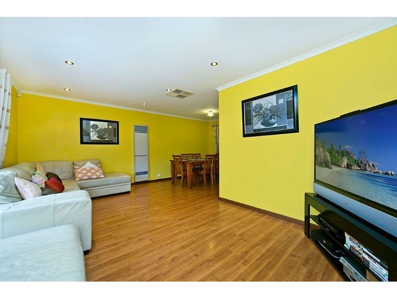 10 Mike Place, Salisbury Downs SA 5108