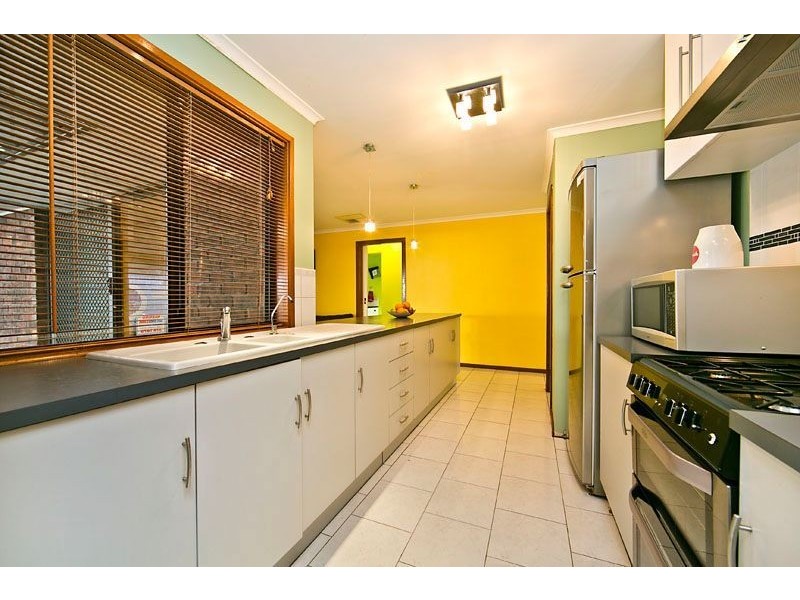 10 Mike Place, Salisbury Downs SA 5108