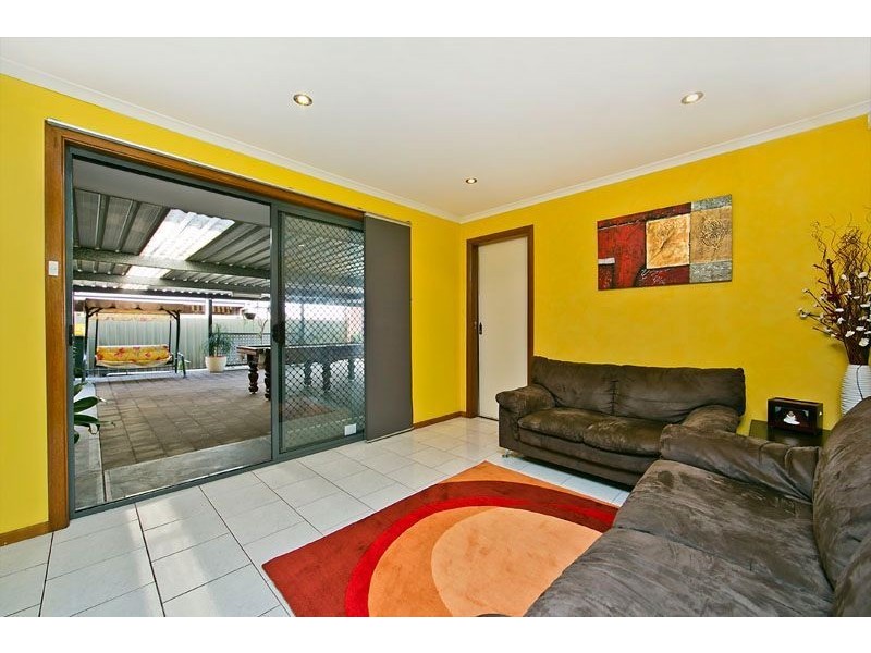 10 Mike Place, Salisbury Downs SA 5108