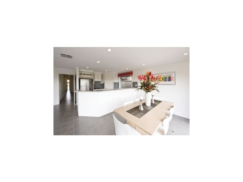 5 Jindabyne Street, Andrews Farm SA 5114