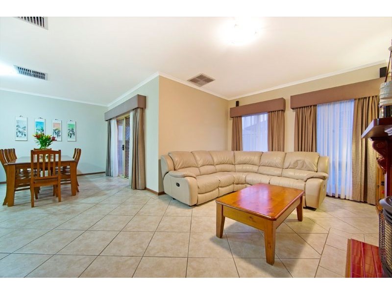 17 Everglade Street, Mawson Lakes SA 5095