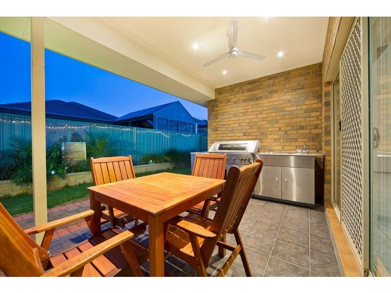 17 Everglade Street, Mawson Lakes SA 5095