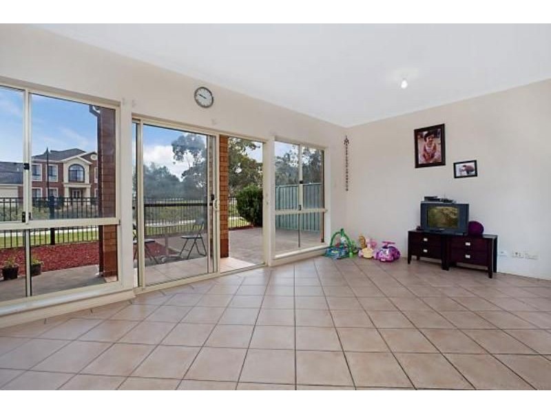 51 Avocet Drive, Mawson Lakes SA 5095