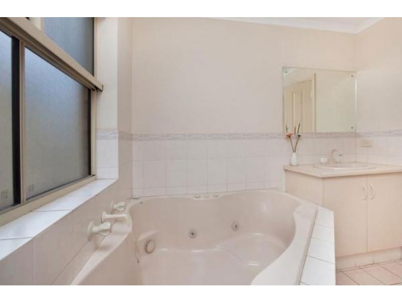 51 Avocet Drive, Mawson Lakes SA 5095