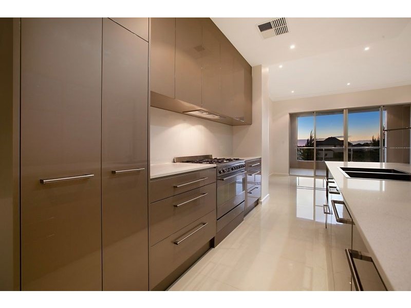 14 Marcella Lane, Mawson Lakes SA 5095