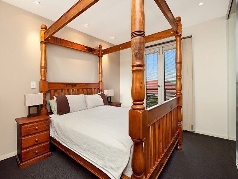 1 Portsmouth Lane, Mawson Lakes SA 5095