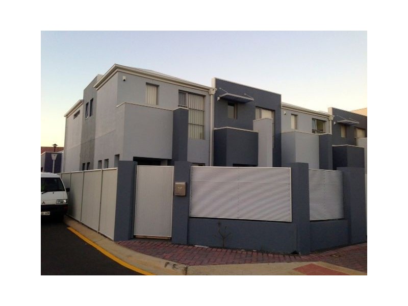 17 Spurs Ave, Brompton SA 5007