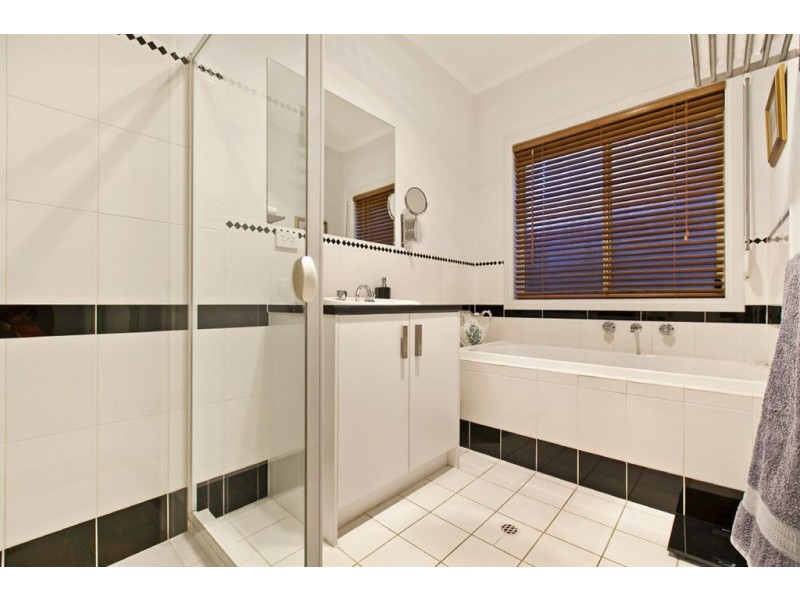 143 Shoalhaven Circuit, Mawson Lakes SA 5095