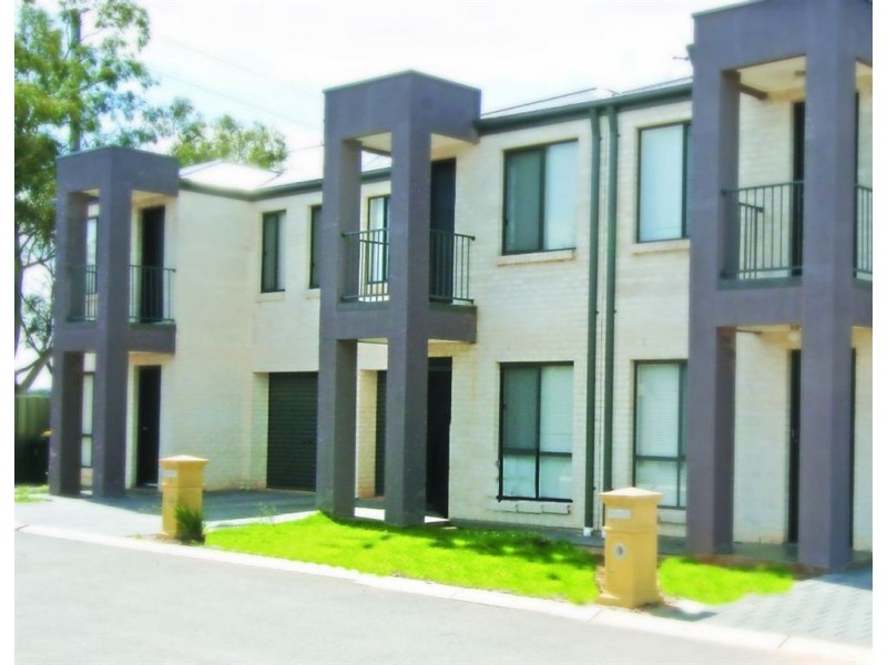 5 Hamra Drive, Smithfield SA 5114