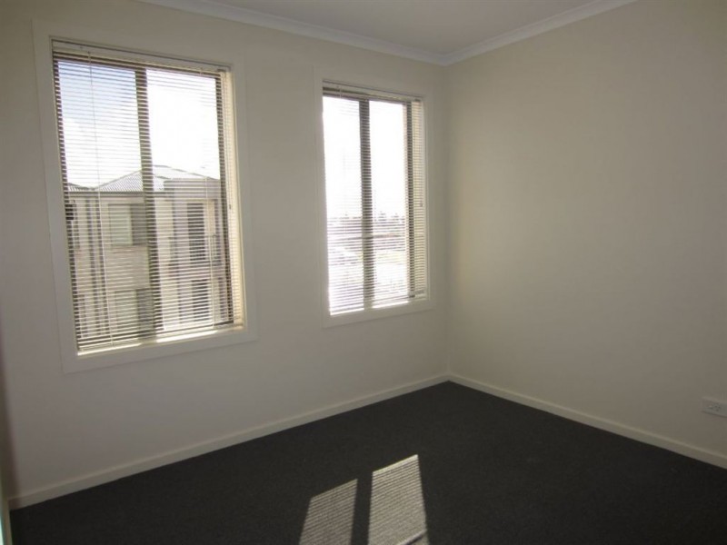 5 Hamra Drive, Smithfield SA 5114