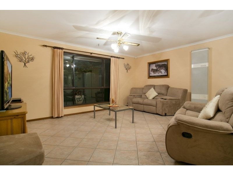 9 Dale Drive, Paralowie SA 5108