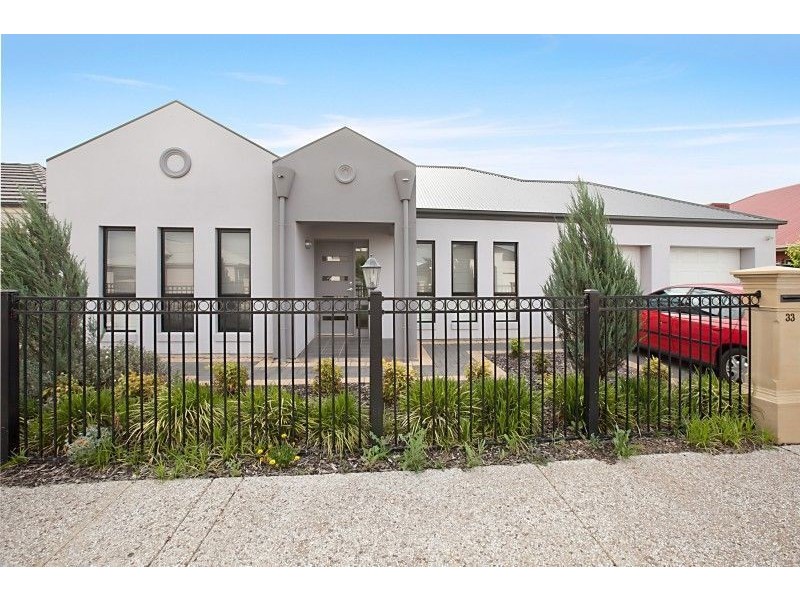 33 Shoalhaven Circuit, Mawson Lakes SA 5095
