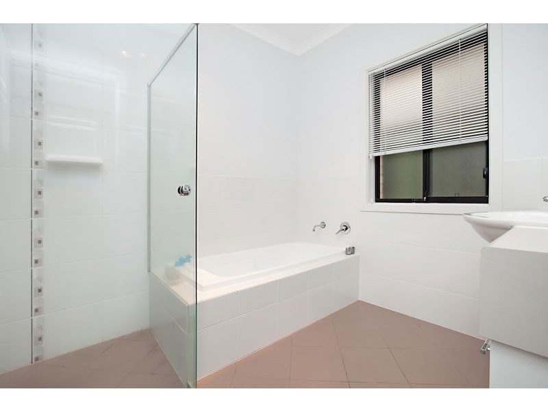 33 Shoalhaven Circuit, Mawson Lakes SA 5095