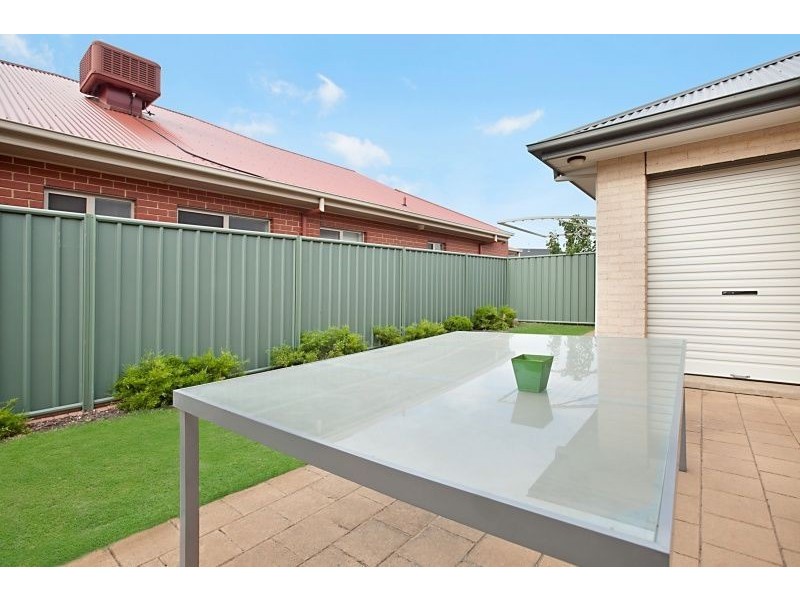 33 Shoalhaven Circuit, Mawson Lakes SA 5095