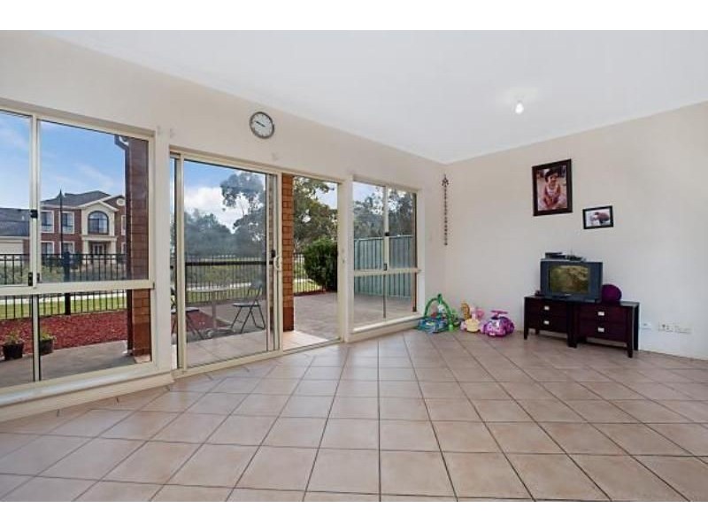 51 Avocet Drive, Mawson Lakes SA 5095