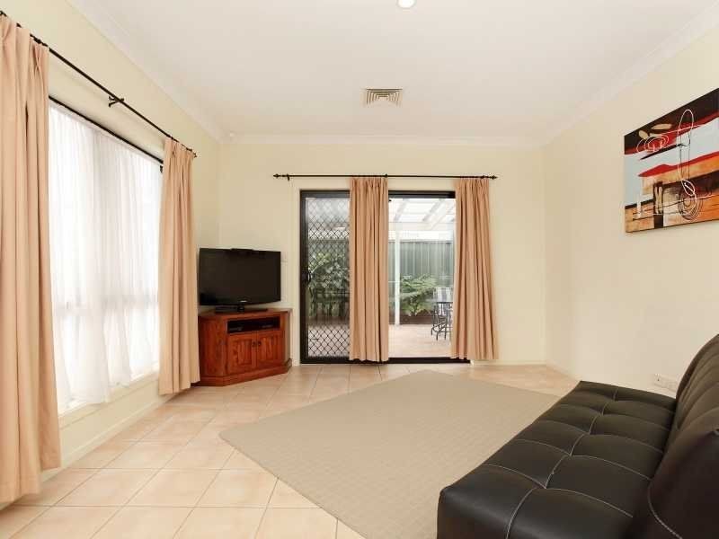 8 Mallard Crescent, Mawson Lakes SA 5095