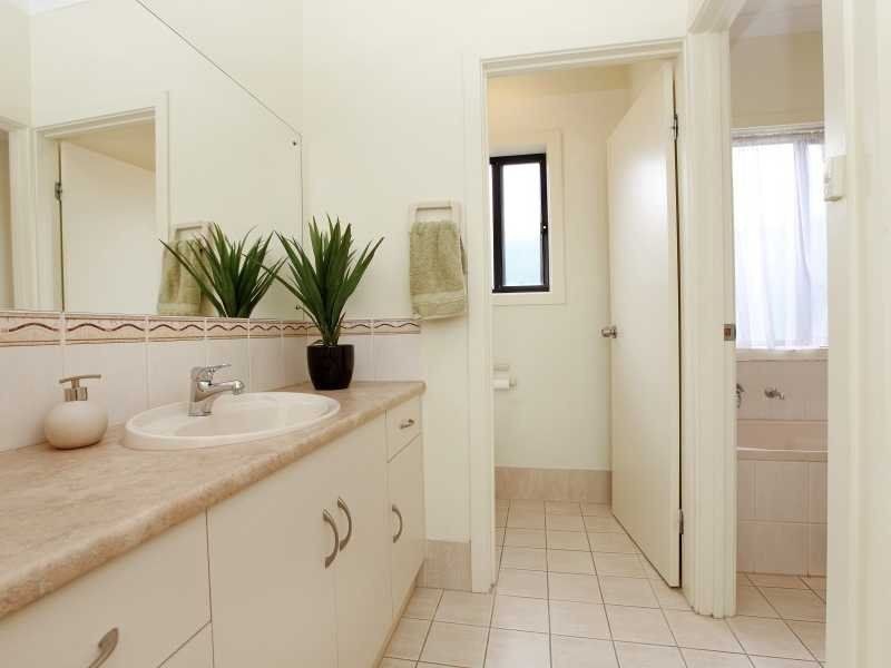 8 Mallard Crescent, Mawson Lakes SA 5095