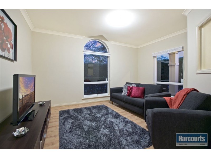 8 Eyre Court, Mawson Lakes SA 5095