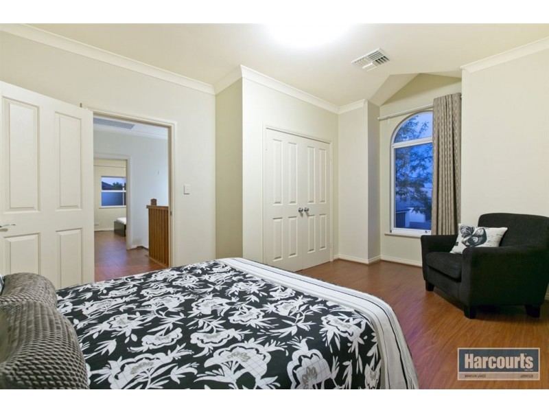 8 Eyre Court, Mawson Lakes SA 5095