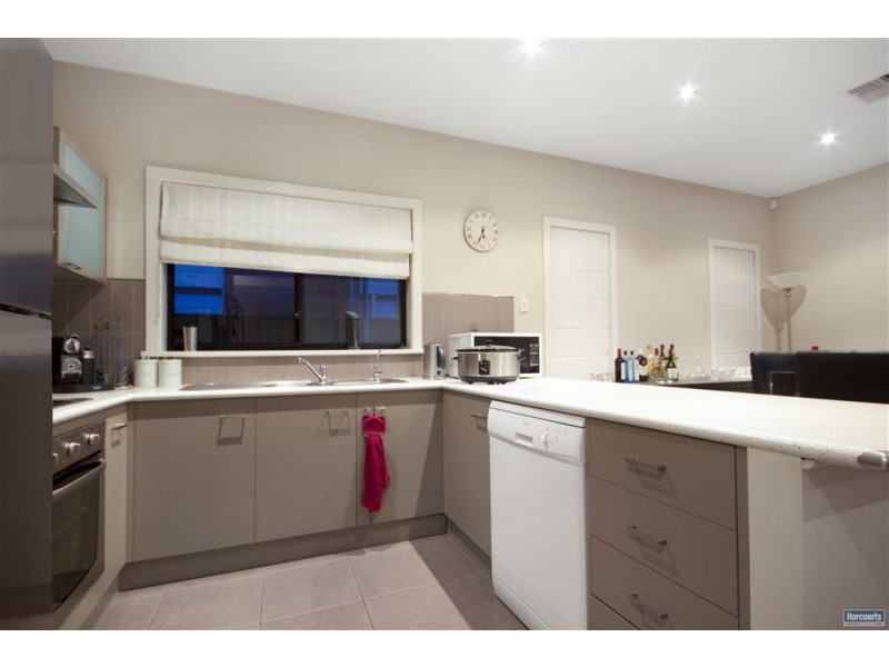 20 Shoalhaven Circuit, Mawson Lakes SA 5095