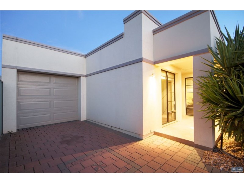 20 Shoalhaven Circuit, Mawson Lakes SA 5095