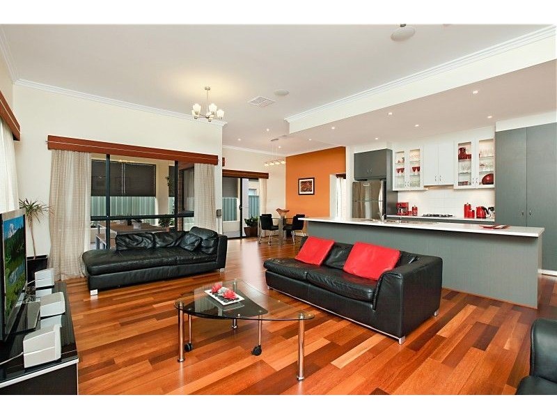 12 Dutton Avenue, Mawson Lakes SA 5095