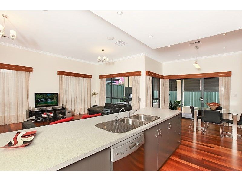 12 Dutton Avenue, Mawson Lakes SA 5095