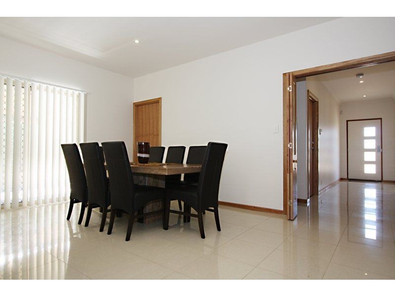 19 Creekview Drive, Mawson Lakes SA 5095