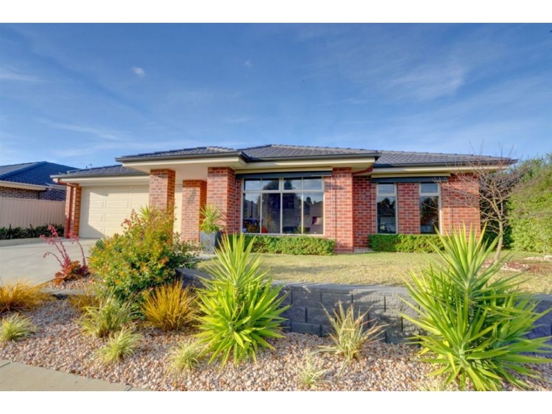 24 Normlyttle Parade, Miners Rest VIC 3352