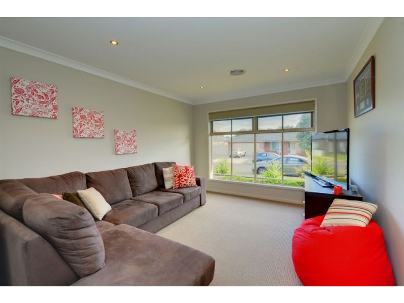 24 Normlyttle Parade, Miners Rest VIC 3352