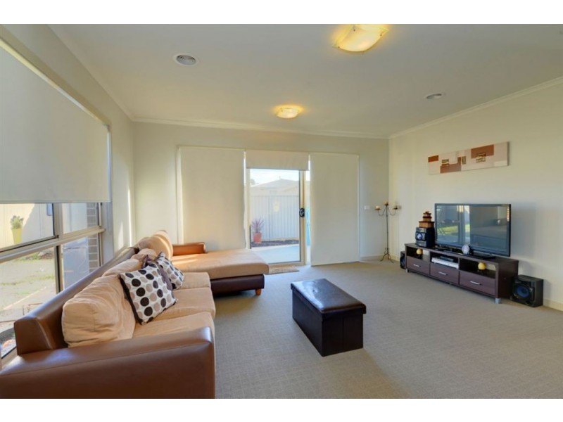 1/7 Wattle Avenue, Wendouree VIC 3355