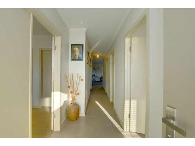 1/7 Wattle Avenue, Wendouree VIC 3355