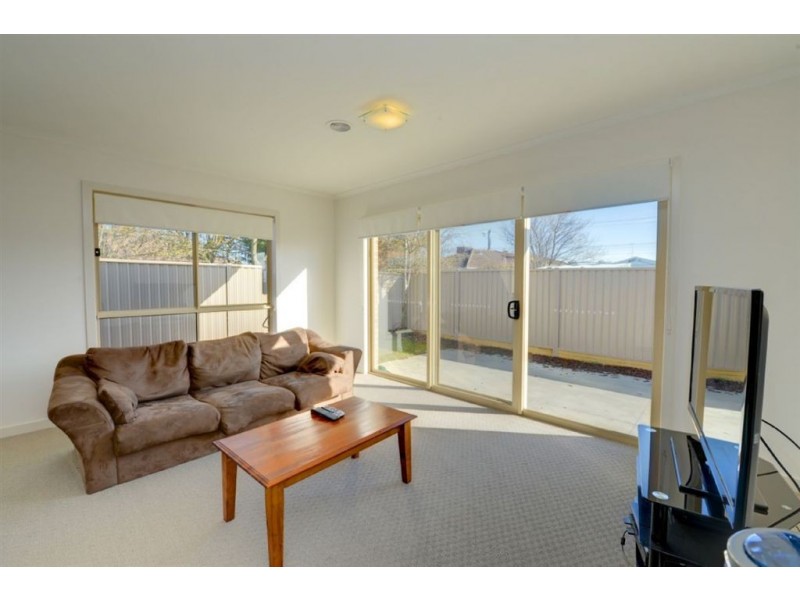 2/7 Wattle Avenue, Wendouree VIC 3355