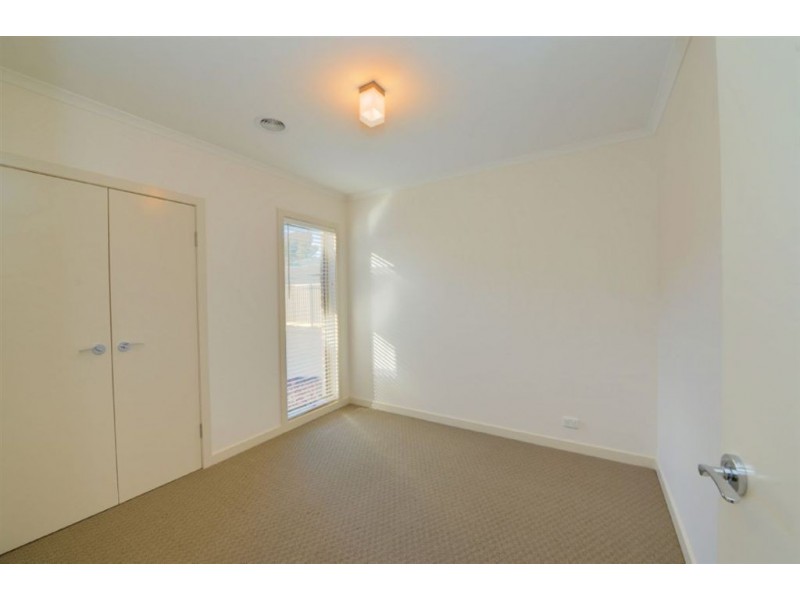 2/7 Wattle Avenue, Wendouree VIC 3355