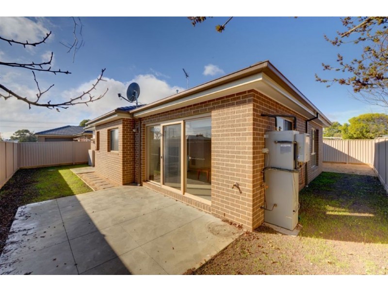 2/7 Wattle Avenue, Wendouree VIC 3355