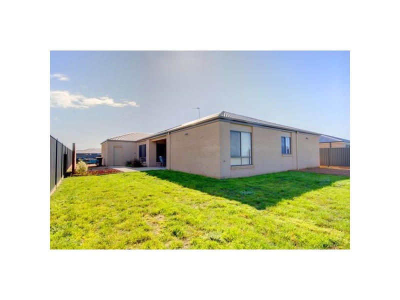 124 Alfredton Drive, Alfredton VIC 3350