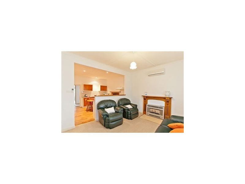 6 Comb Street, Soldiers Hill VIC 3350